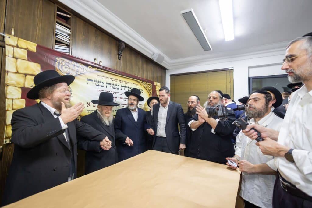 לראשונה: מאפיית מצות הוקמה בחדר הלימוד של המשגיח