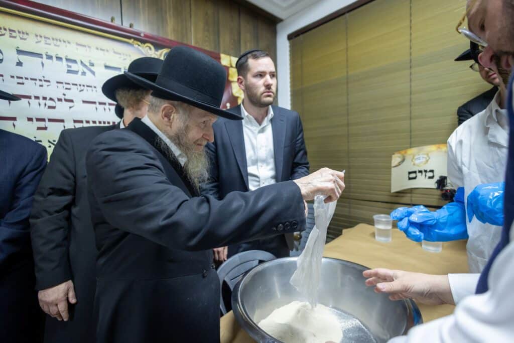 לראשונה: מאפיית מצות הוקמה בחדר הלימוד של המשגיח