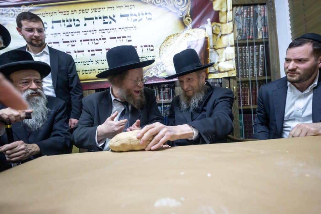 לראשונה: מאפיית מצות הוקמה בחדר הלימוד של המשגיח