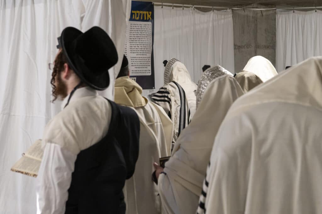 "אדרבה תן בליבנו" רבבות בהילולת ר' אלימלך מליז'נסק זיע"א