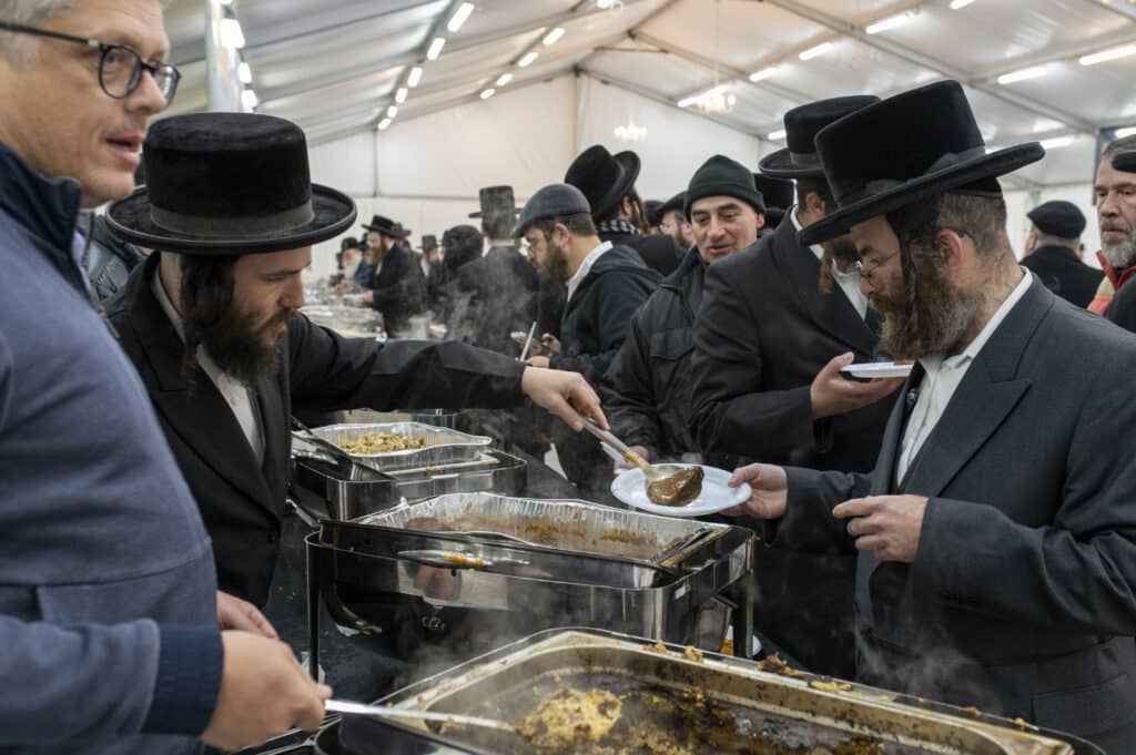 "אדרבה תן בליבנו" רבבות בהילולת ר' אלימלך מליז'נסק זיע"א