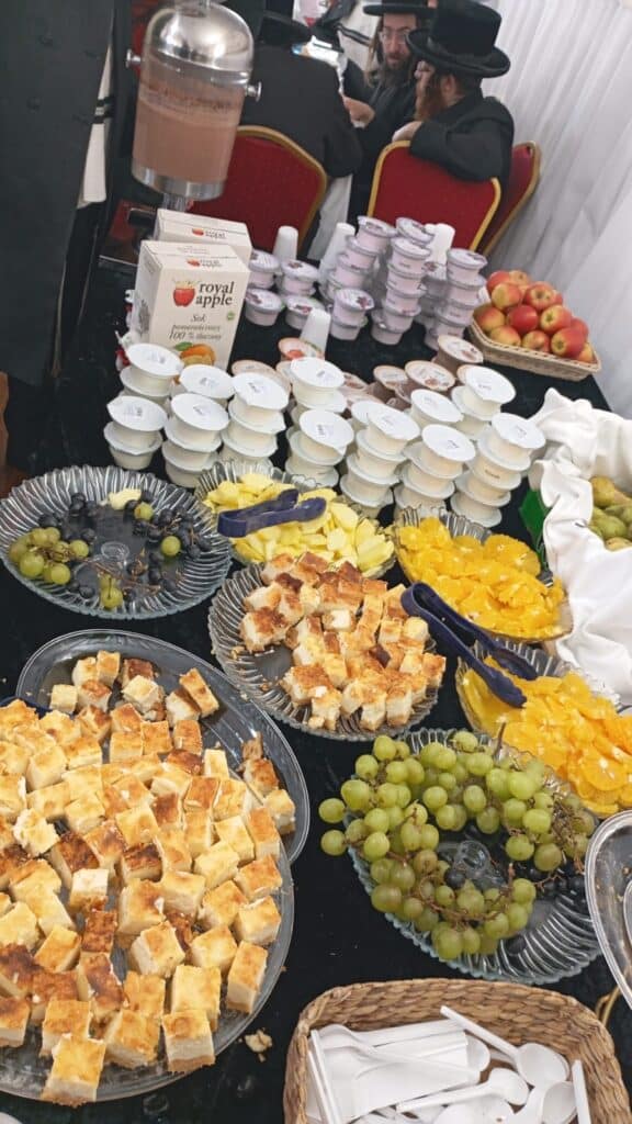 "אדרבה תן בליבנו" רבבות בהילולת ר' אלימלך מליז'נסק זיע"א