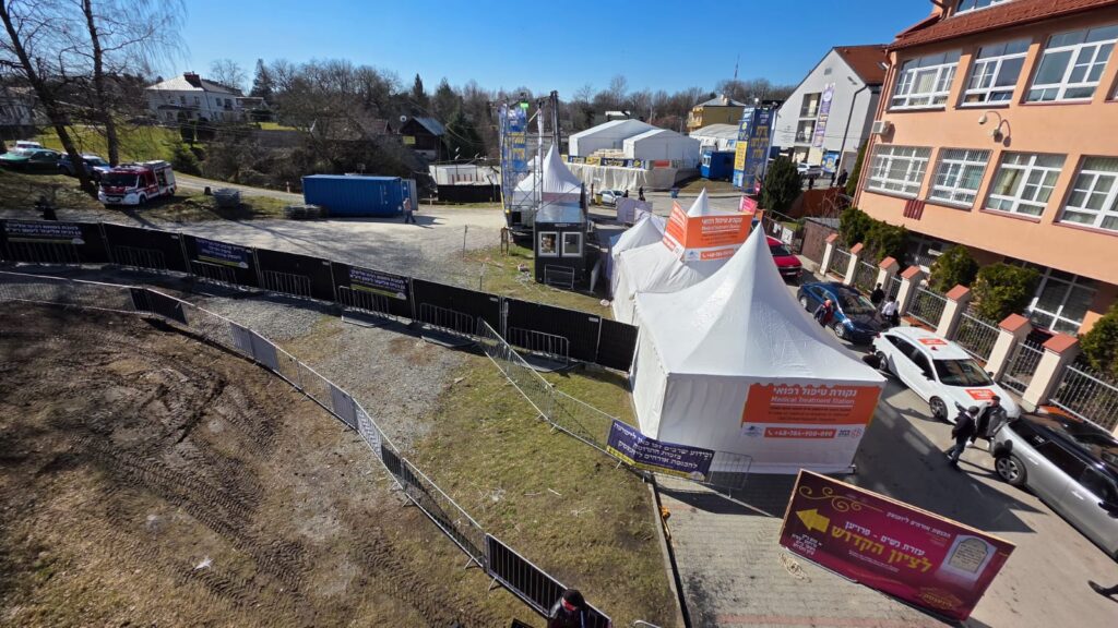 "אדרבה תן בליבנו" רבבות בהילולת ר' אלימלך מליז'נסק זיע"א