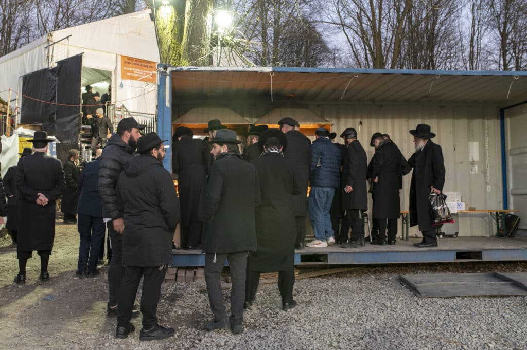 "אדרבה תן בליבנו" רבבות בהילולת ר' אלימלך מליז'נסק זיע"א