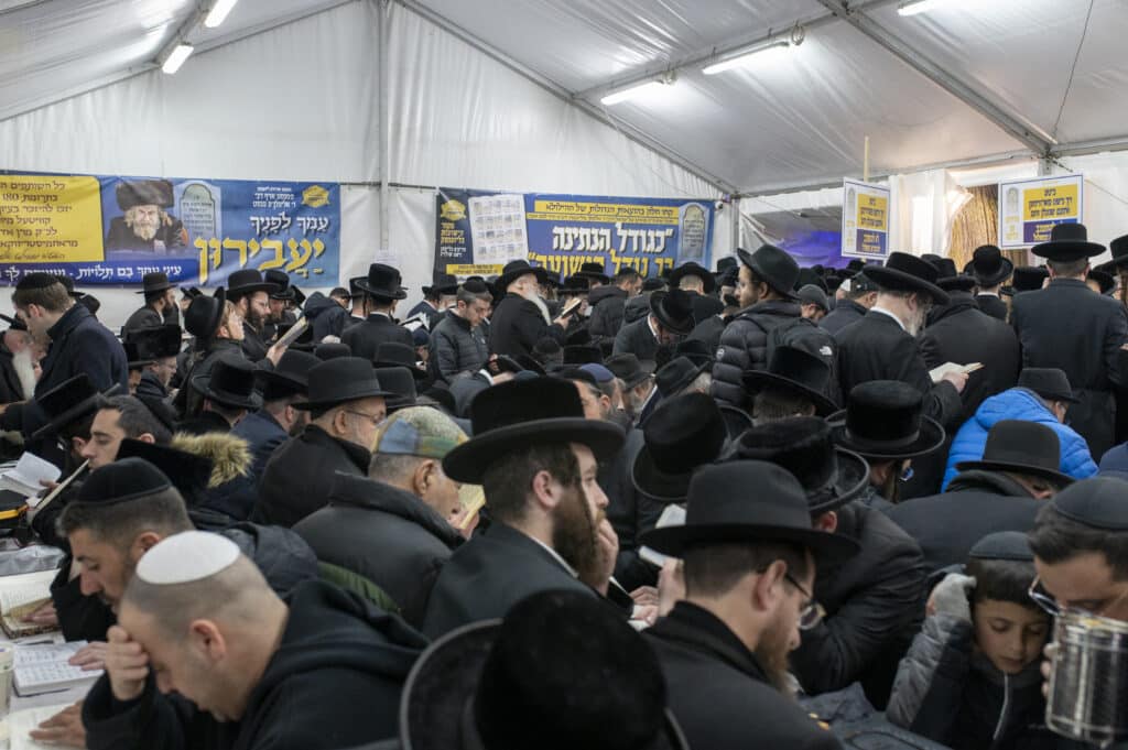 "אדרבה תן בליבנו" רבבות בהילולת ר' אלימלך מליז'נסק זיע"א