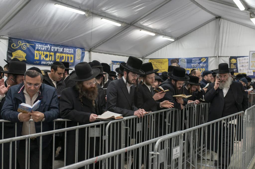 "אדרבה תן בליבנו" רבבות בהילולת ר' אלימלך מליז'נסק זיע"א