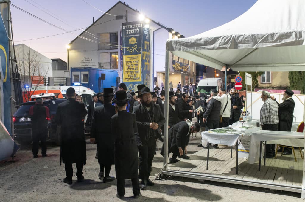 "אדרבה תן בליבנו" רבבות בהילולת ר' אלימלך מליז'נסק זיע"א