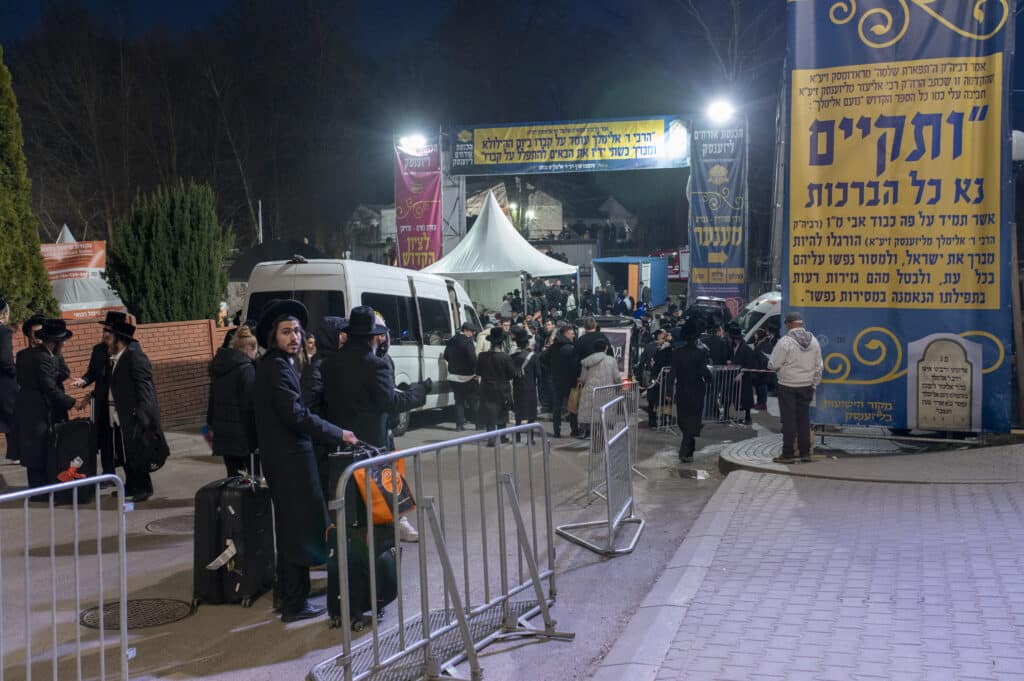 "אדרבה תן בליבנו" רבבות בהילולת ר' אלימלך מליז'נסק זיע"א