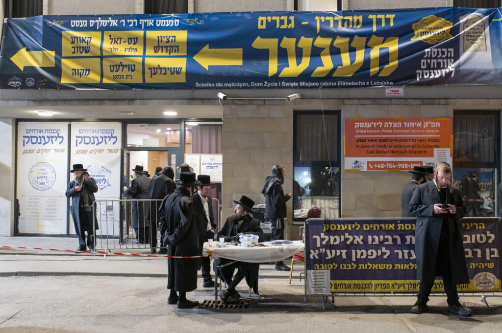 "אדרבה תן בליבנו" רבבות בהילולת ר' אלימלך מליז'נסק זיע"א