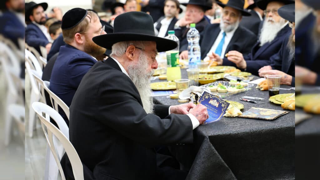 גלריה: בני התורה בשכונת הדר בחיפה החלו בכתיבת ספר תורה