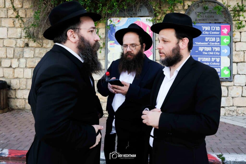 במעמד רבבות: ראש הישיבה הובא למנוחות - בניו הוכתרו למ"מ