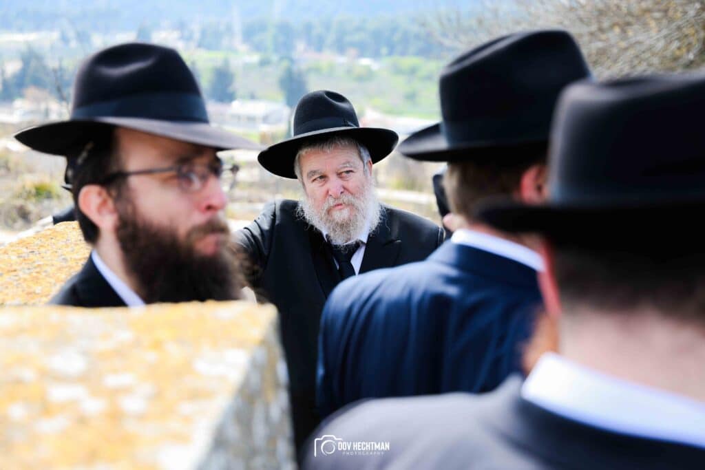 במעמד רבבות: ראש הישיבה הובא למנוחות - בניו הוכתרו למ"מ