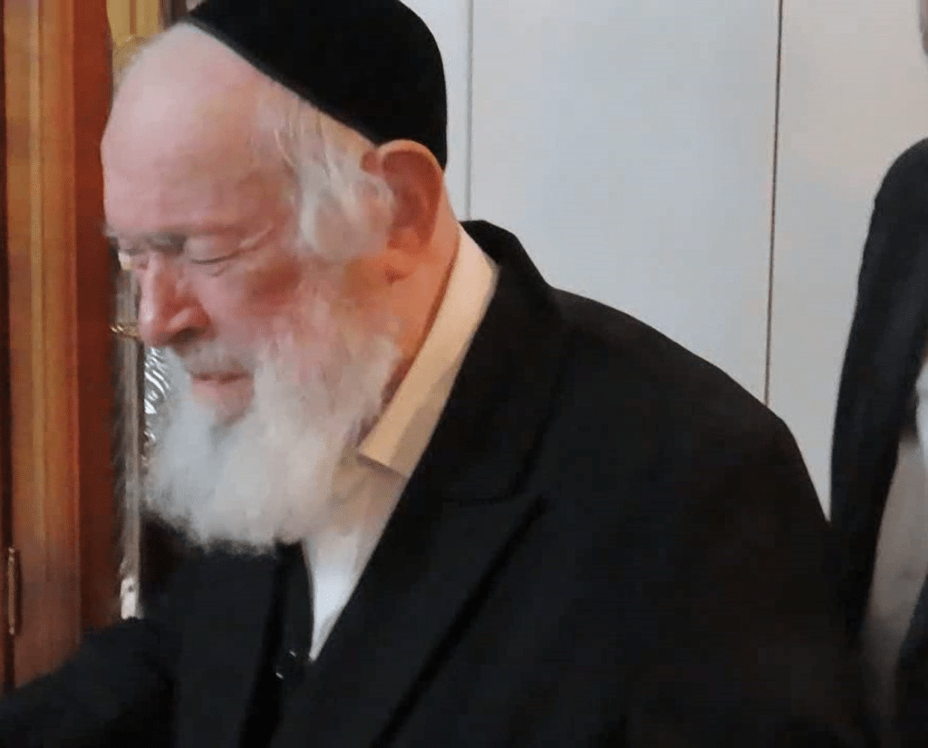 עמוד ההוראה נפגש עם שורד השבי ובירך שהחיינו בעודו פורץ בבכי