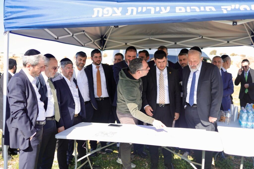 דרעי חשף: כך נלחמתי בליל התקציב מול פקידי האוצר דרעי חשף: כך נלחמתי בליל התקציב מול פקידי האוצר