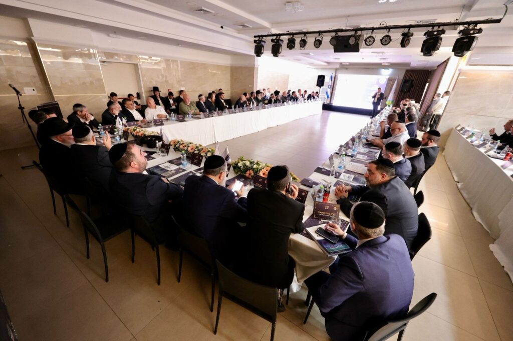 דרעי חשף: כך נלחמתי בליל התקציב מול פקידי האוצר דרעי חשף: כך נלחמתי בליל התקציב מול פקידי האוצר