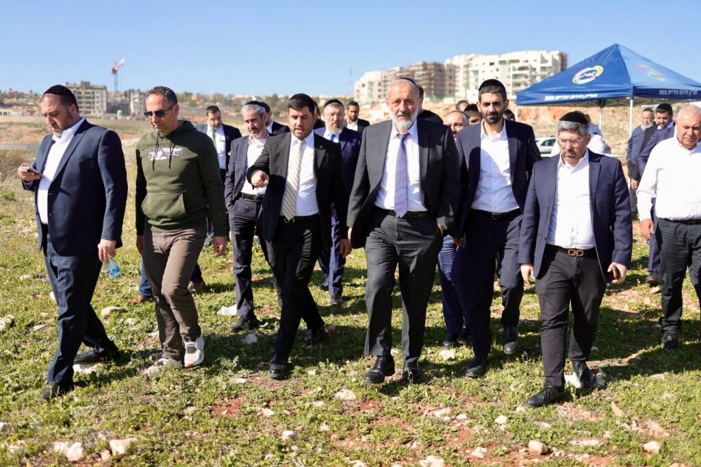 דרעי חשף: כך נלחמתי בליל התקציב מול פקידי האוצר דרעי חשף: כך נלחמתי בליל התקציב מול פקידי האוצר