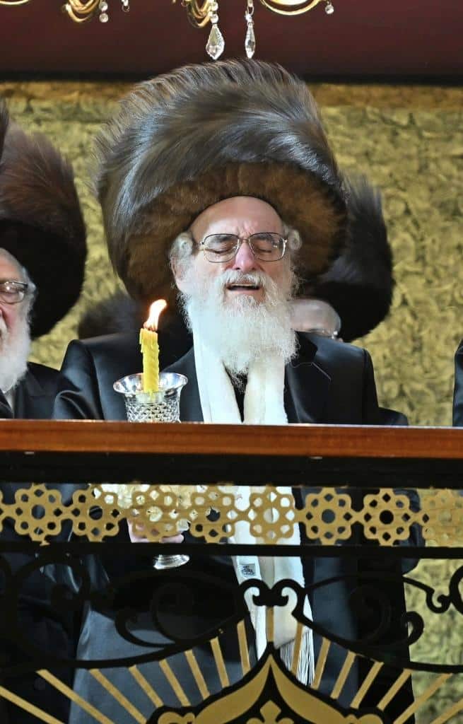 אלפים בשמחת בית ויז'ניץ ופרמישלאן  במתחם הדי סיטי בירושלים