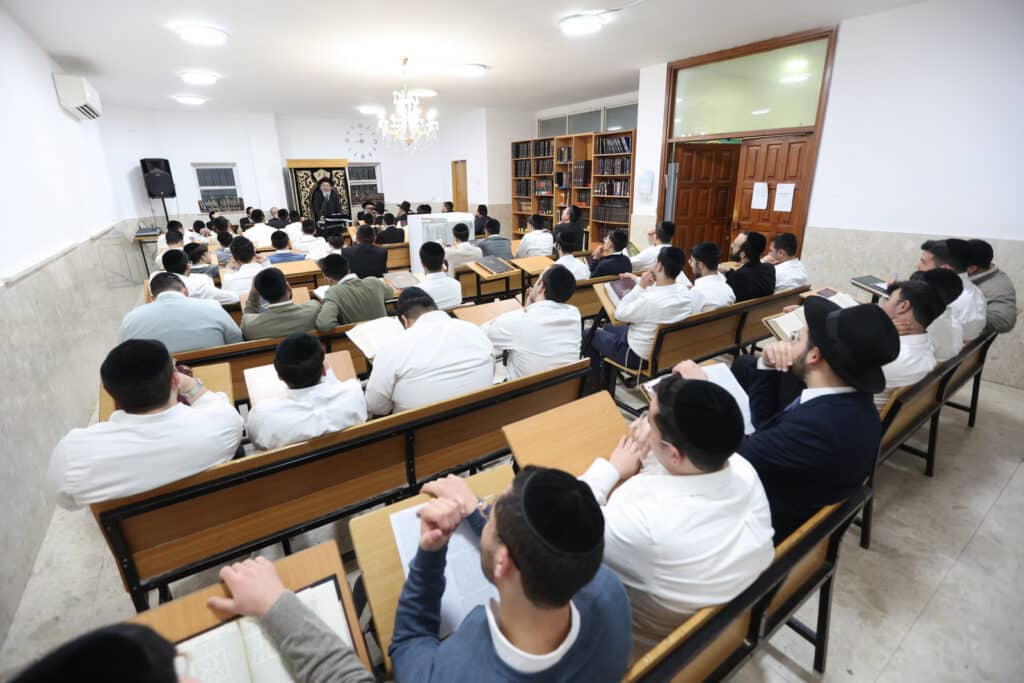 חבר המועצת: "בן תורה שרוצה אהבת תורה, צריך להרגיש כי הם חיינו" חבר המועצת: "בן תורה שרוצה אהבת תורה, צריך להרגיש כי הם חיינו"