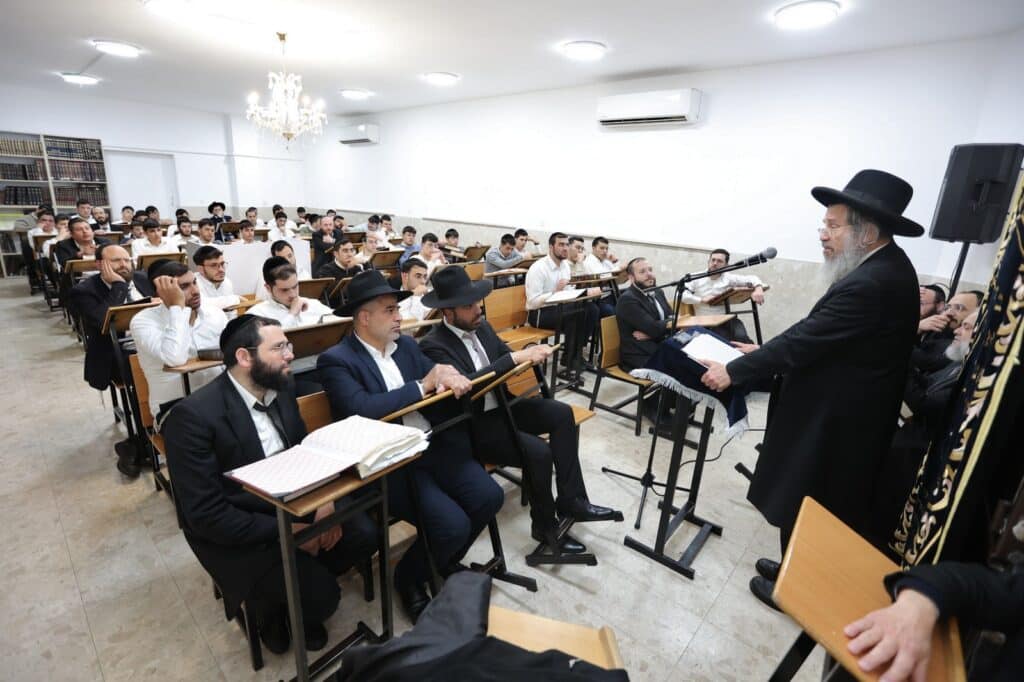 חבר המועצת: "בן תורה שרוצה אהבת תורה, צריך להרגיש כי הם חיינו" חבר המועצת: "בן תורה שרוצה אהבת תורה, צריך להרגיש כי הם חיינו"