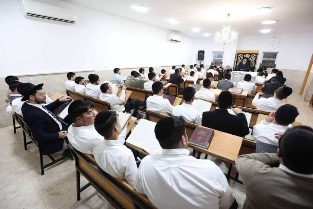 חבר המועצת: "בן תורה שרוצה אהבת תורה, צריך להרגיש כי הם חיינו" חבר המועצת: "בן תורה שרוצה אהבת תורה, צריך להרגיש כי הם חיינו"