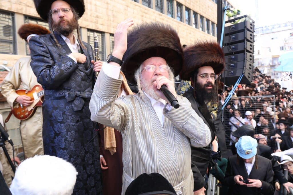 גלריה: אלפים במשתה היין של זקן רבני ברסלב הגרי"מ שכטר