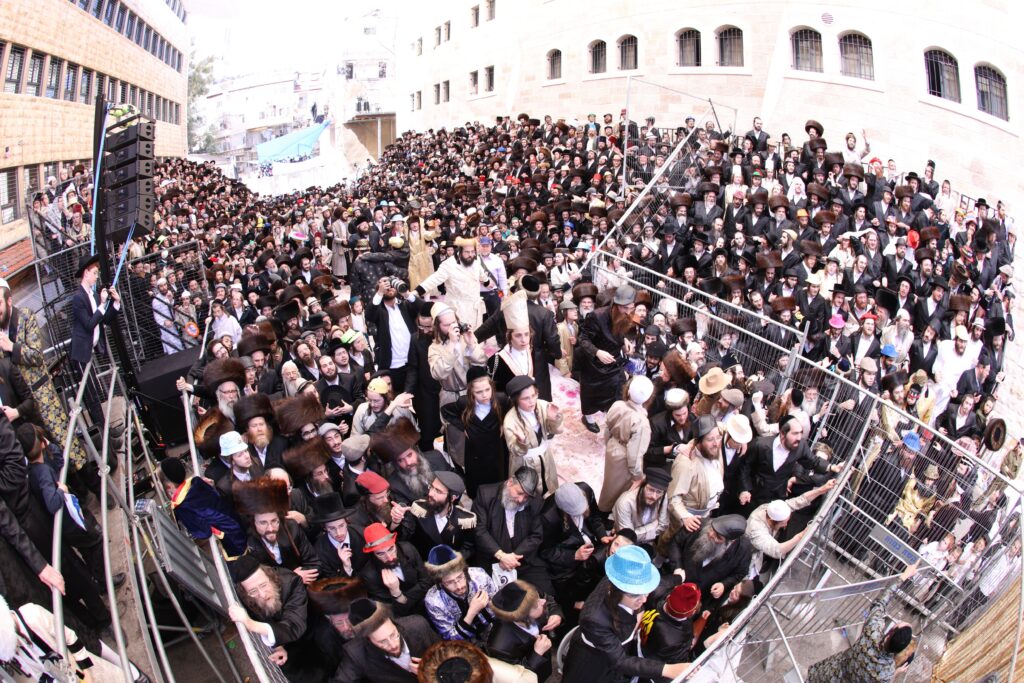 גלריה: אלפים במשתה היין של זקן רבני ברסלב הגרי"מ שכטר