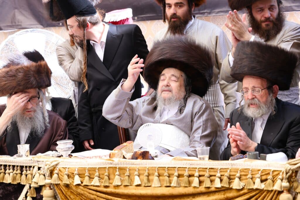 גלריה: אלפים במשתה היין של זקן רבני ברסלב הגרי"מ שכטר