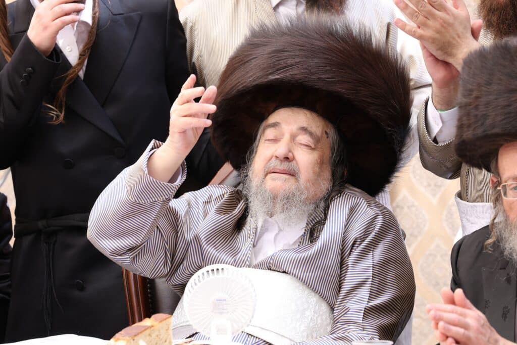 גלריה: אלפים במשתה היין של זקן רבני ברסלב הגרי"מ שכטר