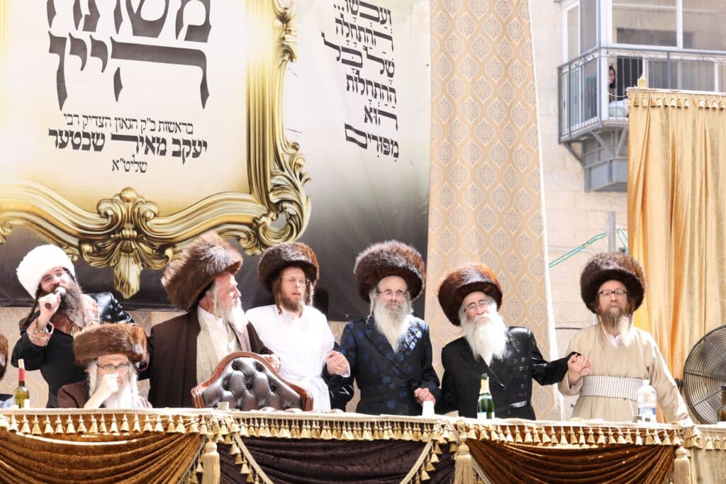 גלריה: אלפים במשתה היין של זקן רבני ברסלב הגרי"מ שכטר