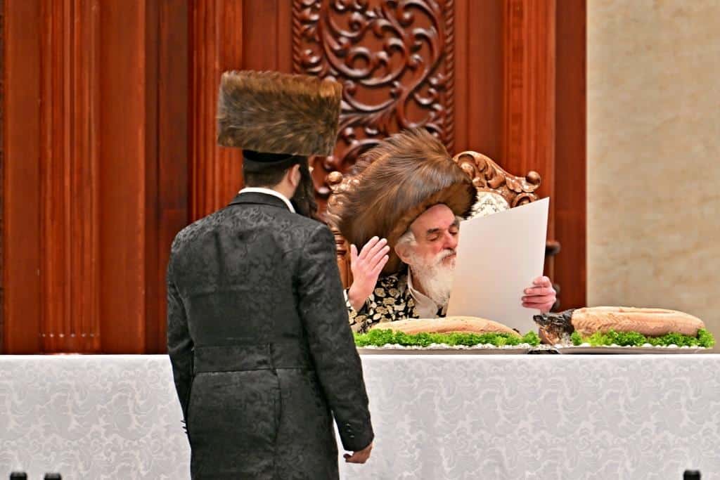 מקריאת המגילה ועד לפורים שפיל: פורים בחצר הקודש ויז'ניץ