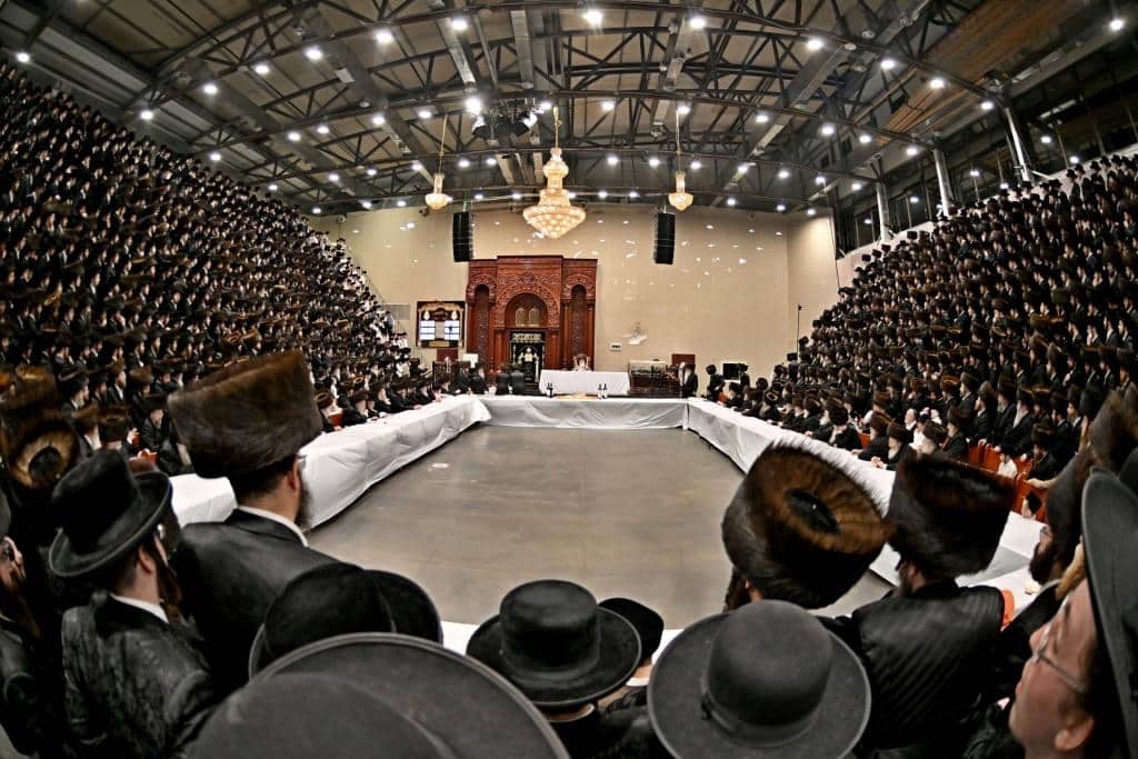 מקריאת המגילה ועד לפורים שפיל: פורים בחצר הקודש ויז'ניץ