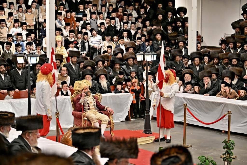 מקריאת המגילה ועד לפורים שפיל: פורים בחצר הקודש ויז'ניץ