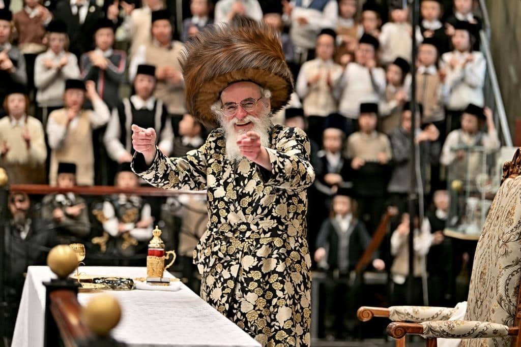 מקריאת המגילה ועד לפורים שפיל: פורים בחצר הקודש ויז'ניץ