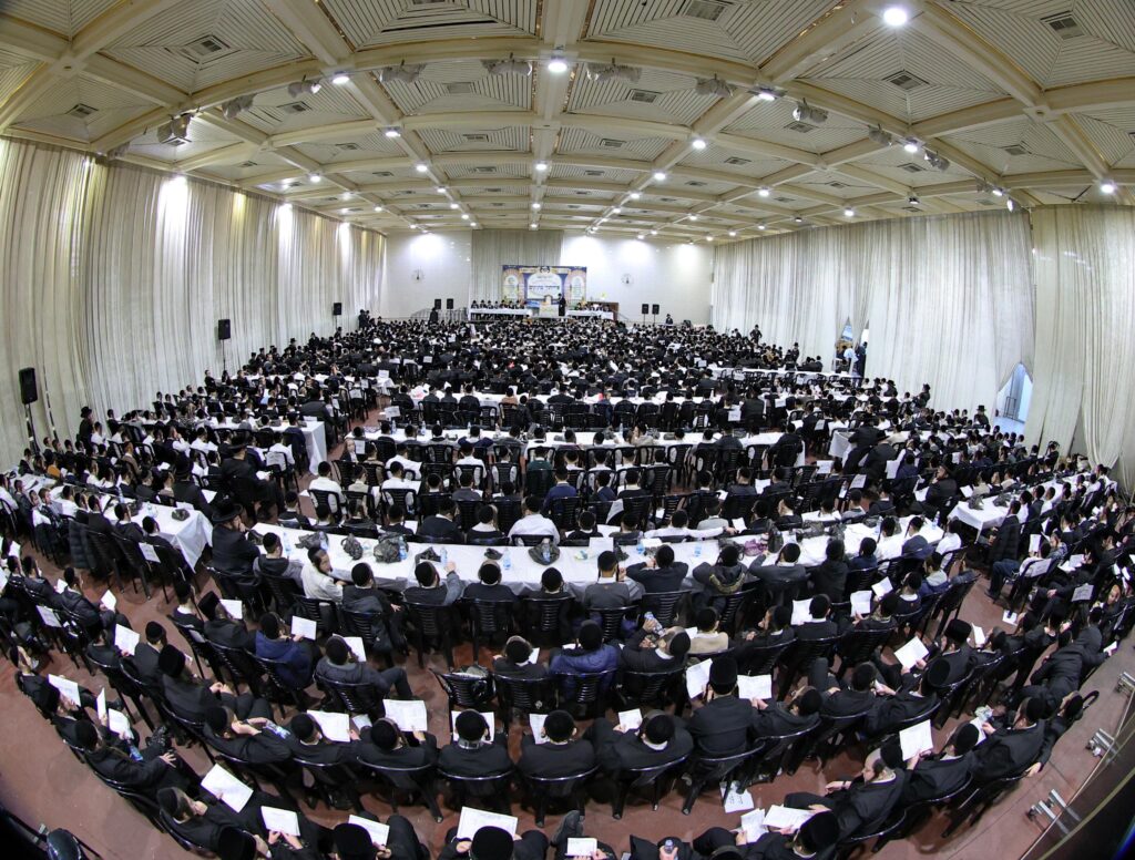 תלמידי הכיתות הגבוהות בצאנז עברו להתברך מהאדמו"ר