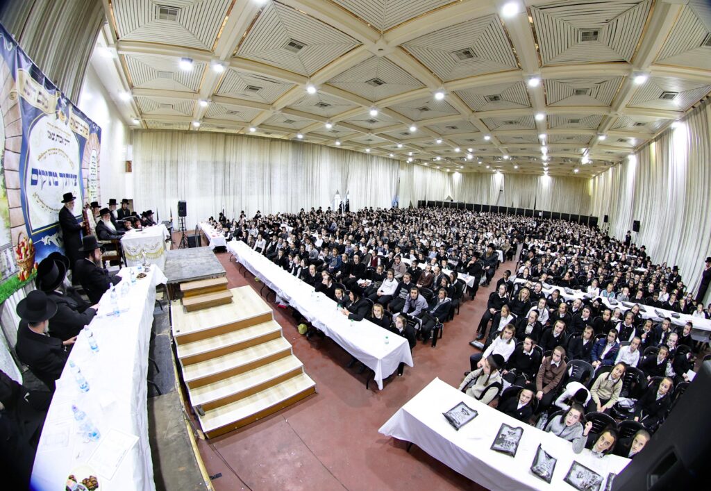 תלמידי הכיתות הגבוהות בצאנז עברו להתברך מהאדמו"ר