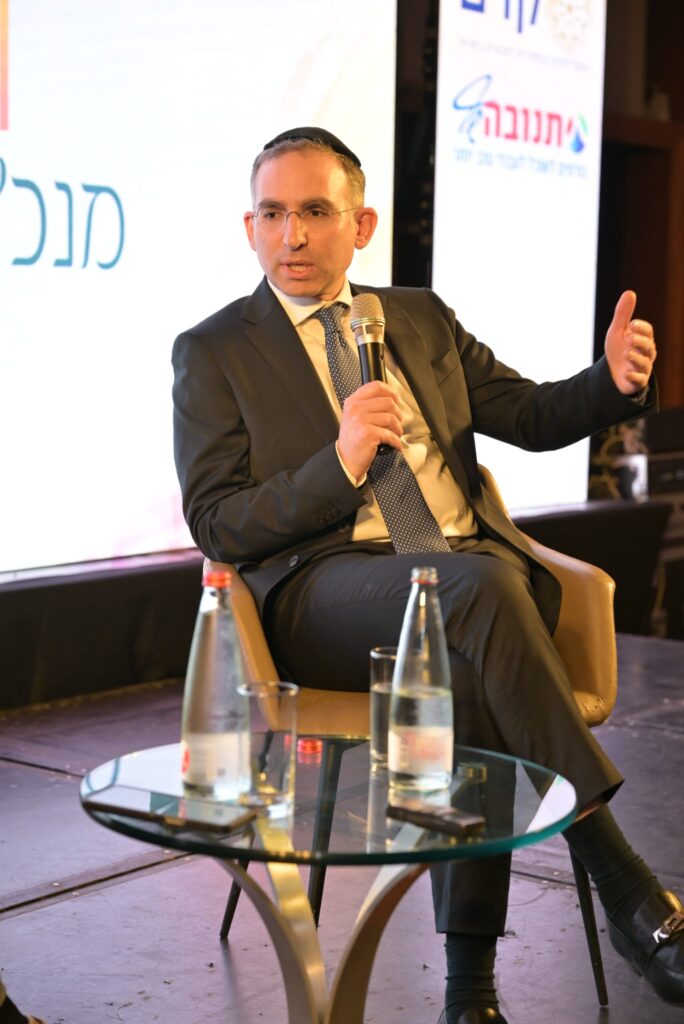 מנכ"ל משרד העבודה בוועידת איגוד בתי האבות 'קדם': "נפעל להכפלת מכסת המטפלים הזרים בענף הסיעוד"