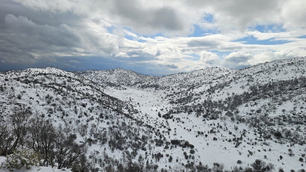 24 ס"מ במפלס התחתון: החרמון התכסה בשלג • תיעוד