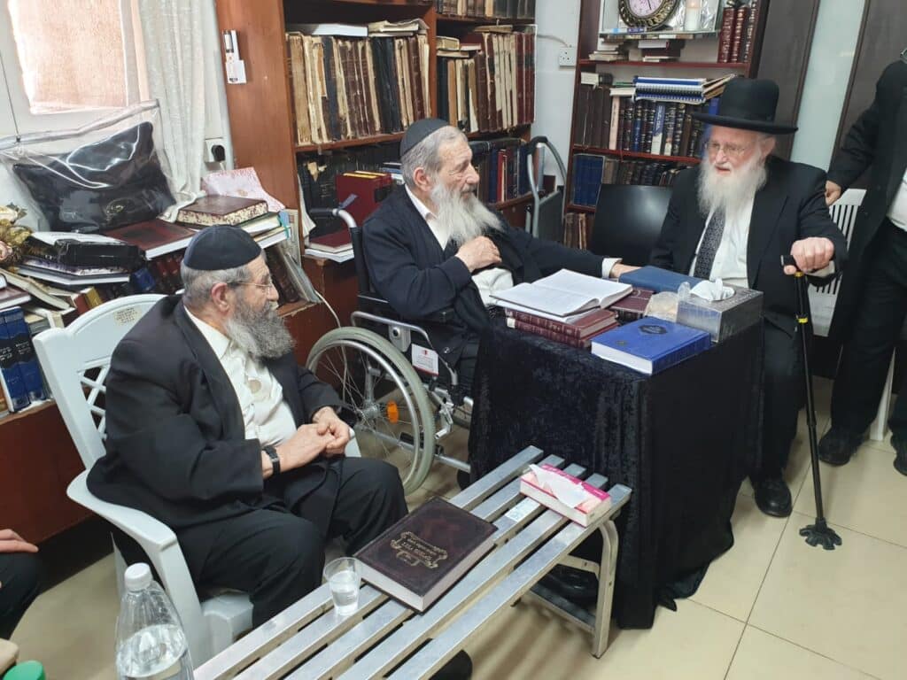 גלריה מסכמת: המונים עלו לנחם את רבני משפחת בן שמעון