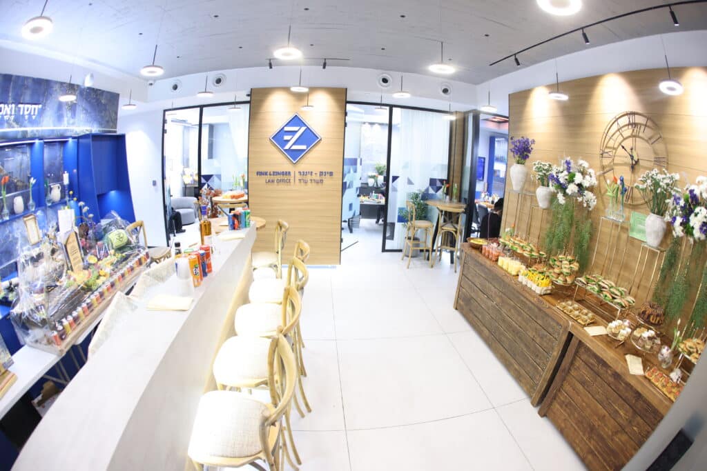 עורכי הדין אהרן פינק ואברהם זינגר חנכו את המשרדים החדשים בירושלים