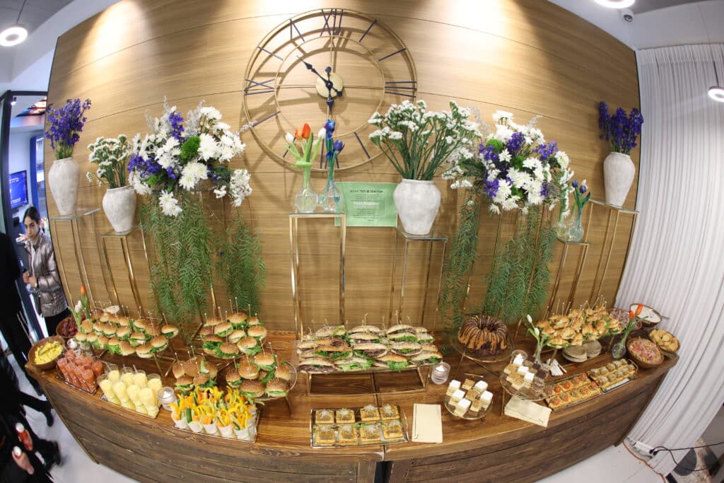 עורכי הדין אהרן פינק ואברהם זינגר חנכו את המשרדים החדשים בירושלים