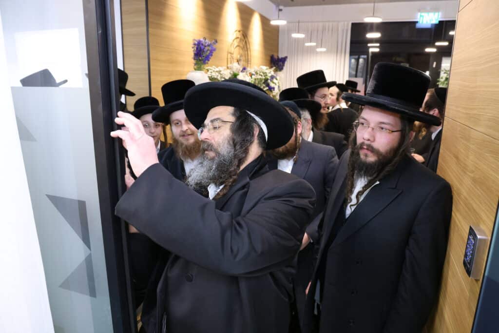 עורכי הדין אהרן פינק ואברהם זינגר חנכו את המשרדים החדשים בירושלים