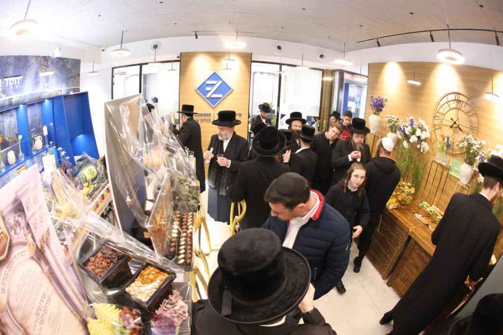 עורכי הדין אהרן פינק ואברהם זינגר חנכו את המשרדים החדשים בירושלים