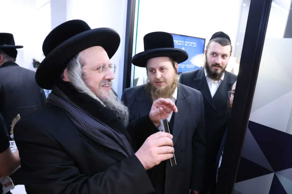 עורכי הדין אהרן פינק ואברהם זינגר חנכו את המשרדים החדשים בירושלים