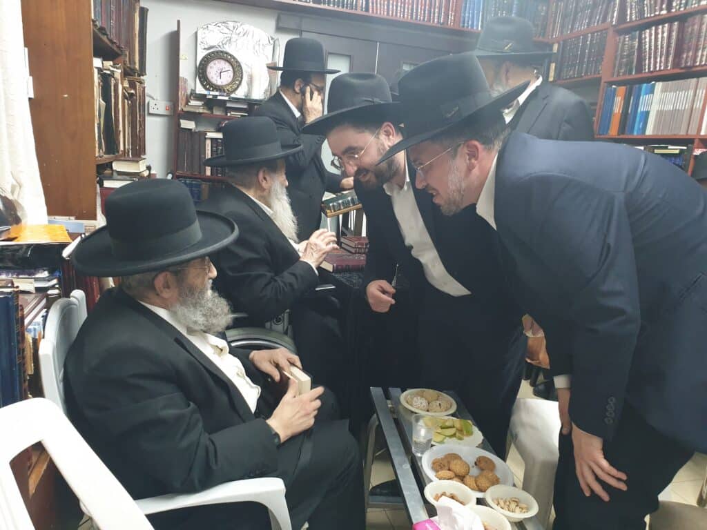 גלריה מסכמת: המונים עלו לנחם את רבני משפחת בן שמעון