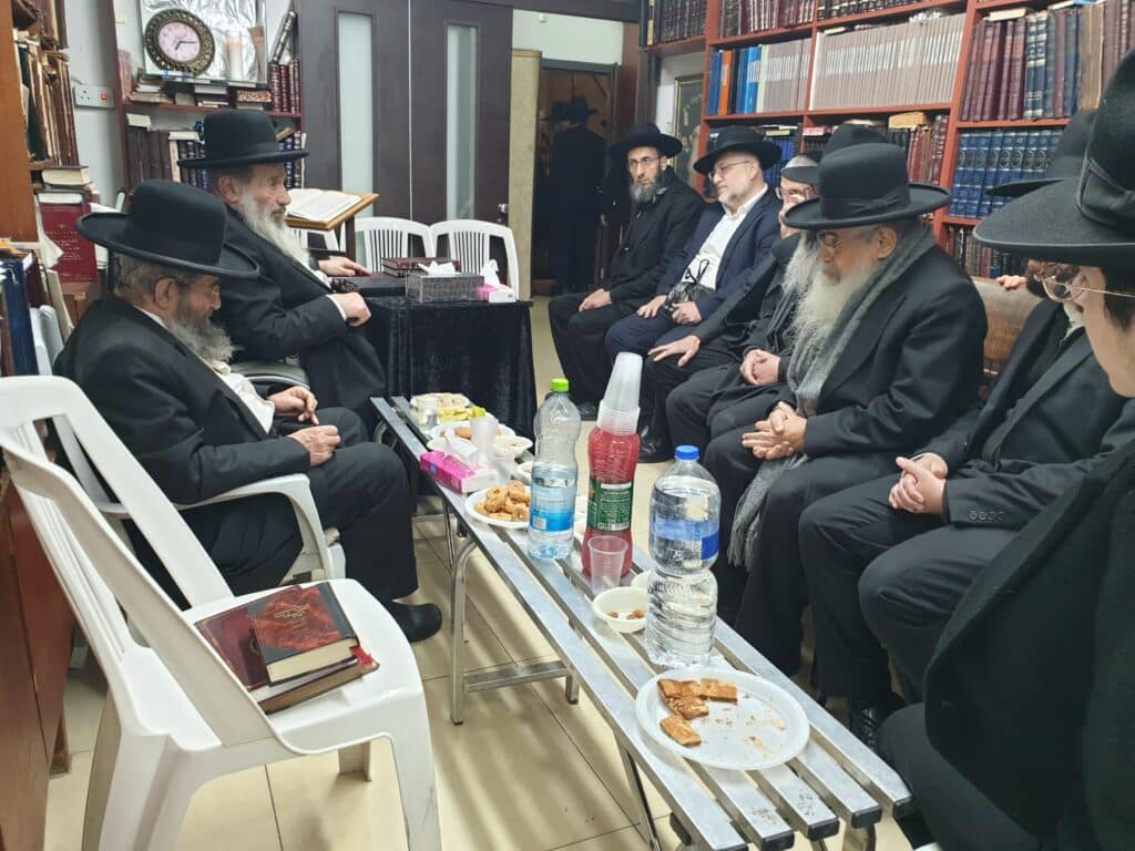 גלריה מסכמת: המונים עלו לנחם את רבני משפחת בן שמעון