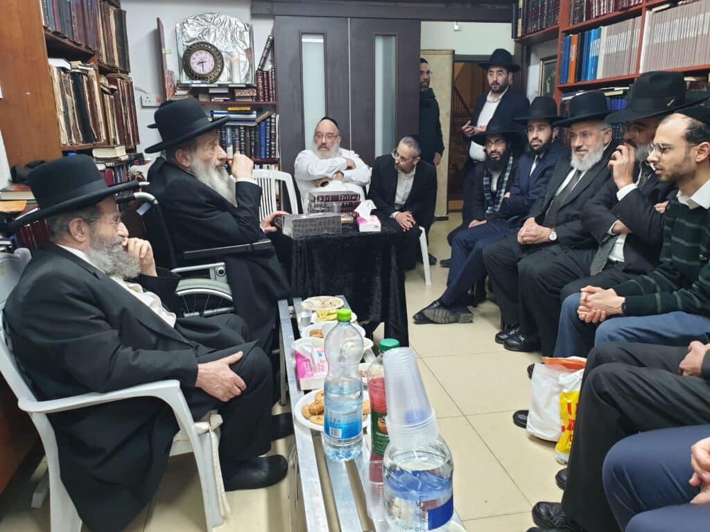 גלריה מסכמת: המונים עלו לנחם את רבני משפחת בן שמעון