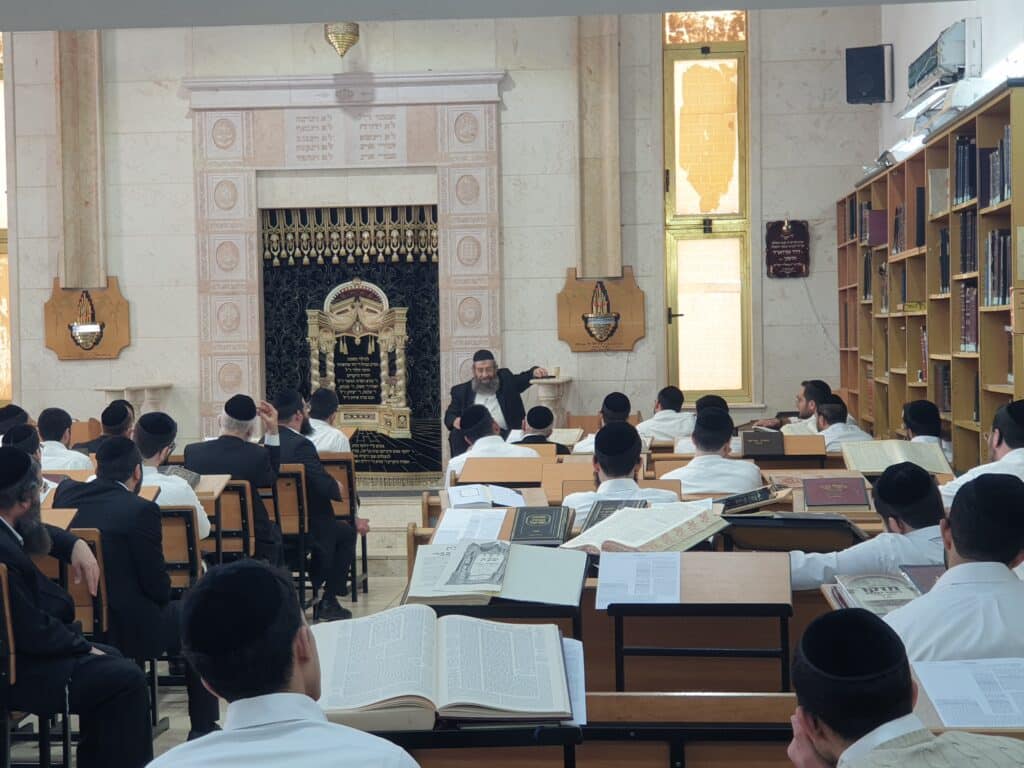 גלריה מסכמת: המונים עלו לנחם את רבני משפחת בן שמעון