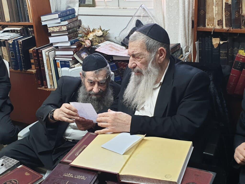 גלריה מסכמת: המונים עלו לנחם את רבני משפחת בן שמעון