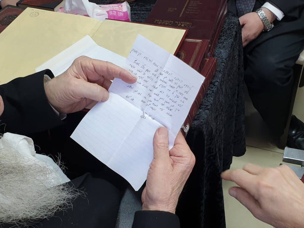 גלריה מסכמת: המונים עלו לנחם את רבני משפחת בן שמעון