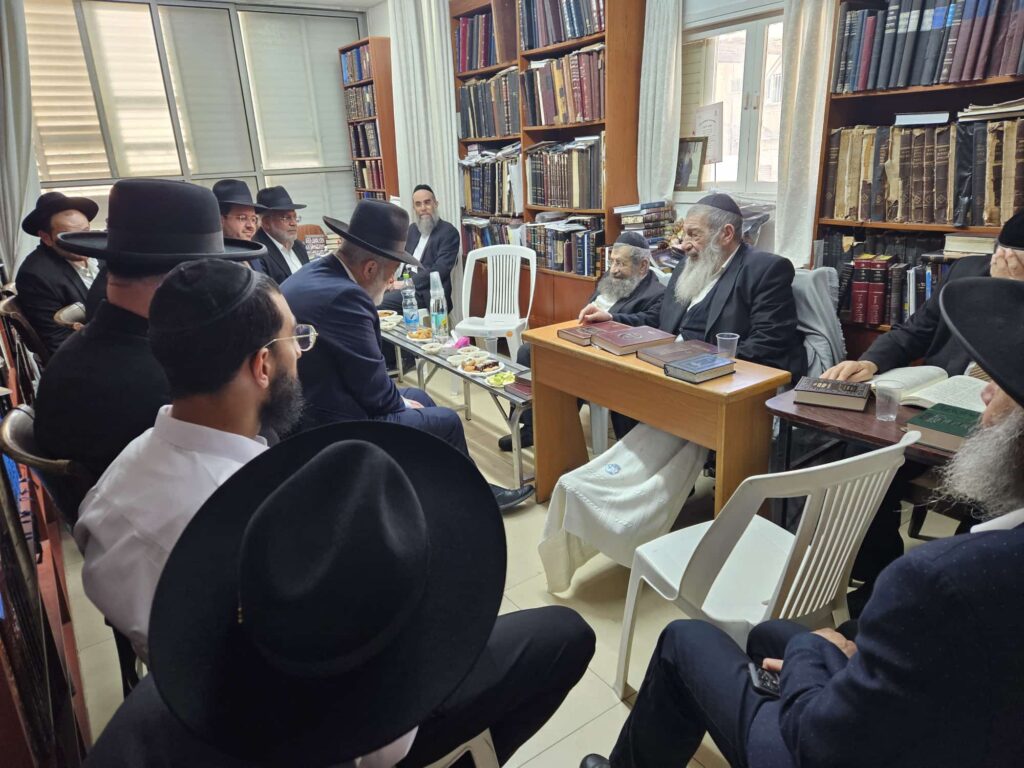 גלריה מסכמת: המונים עלו לנחם את רבני משפחת בן שמעון